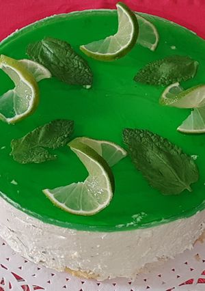 O poză a rețetei Cheesecake cu lime și mentă.
