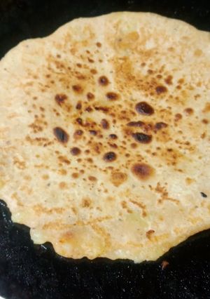 आलू का पराठा (aloo ka paratha recipe in Hindi) रेसिपी मुख्य फोटो