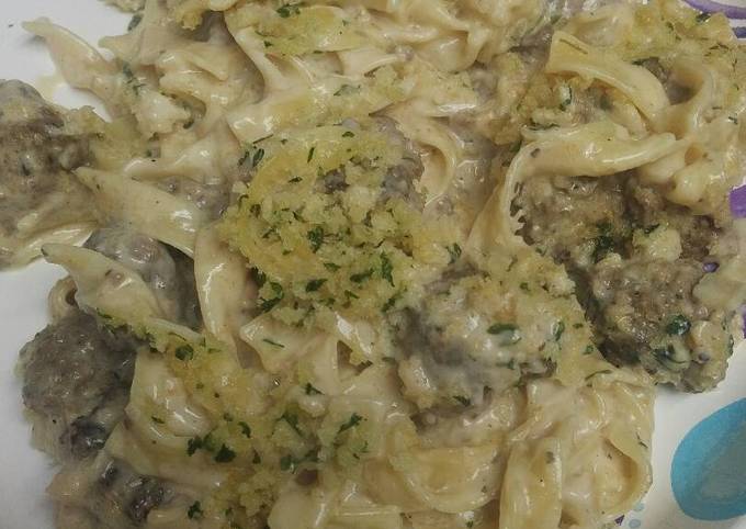 Step-by-Step Guide to Prepare Ultimate Egg Noodles with Meatballs in
Alfredo Sauce
