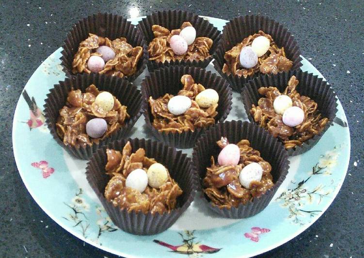 Recipe: Delicious Easter Crispy Cakes