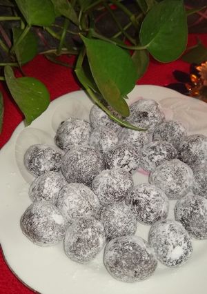 A picture of Amla ki khatti meethi goli.