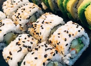Foto principal de SUSHI — California roll