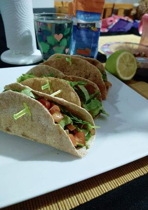 Una foto de Masa integral para tacos. Bien light 🤪