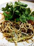 Wok egg noodles with salmon bites