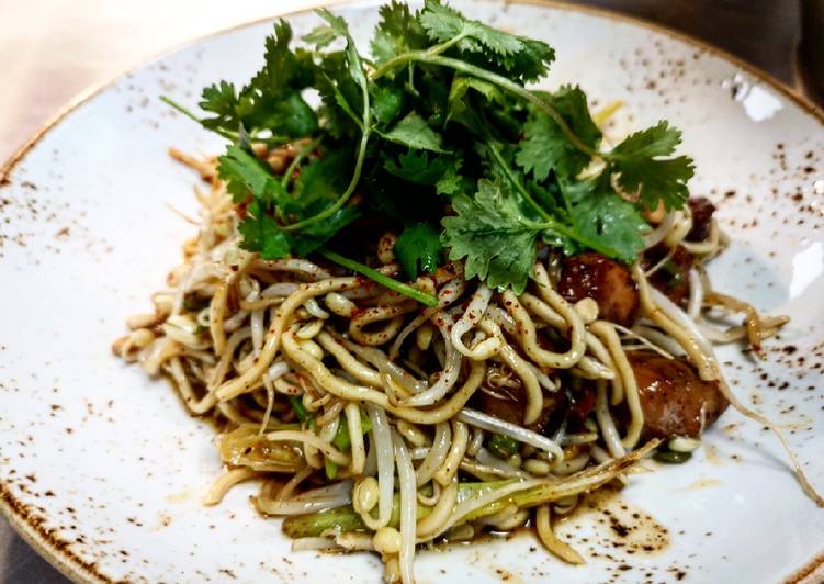 Steps to Make Speedy Wok egg noodles with salmon bites