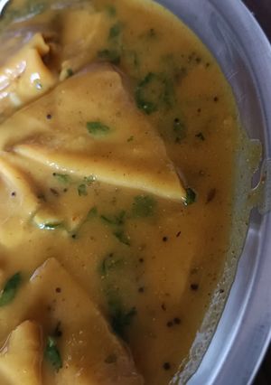 A picture of Dal dokhli.