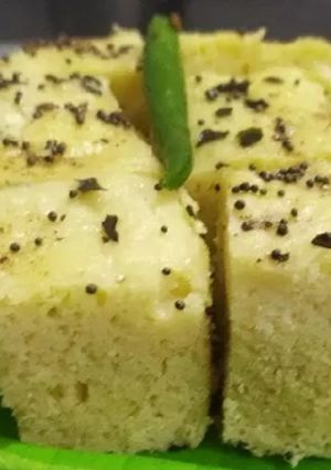 A picture of Dhokla/ Moong Dal Dhokla.