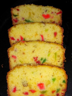 A picture of Rich fruit cake.