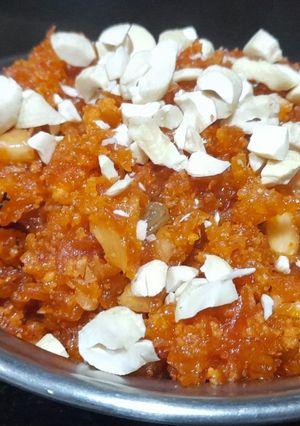 गाजर का हलवा (Gajar ka halwa recipe in hindi) रेसिपी मुख्य फोटो