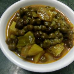 A picture of Horse gram with aloo.