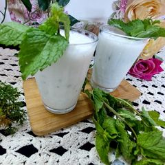 A picture of Mint lassi 😋👍.