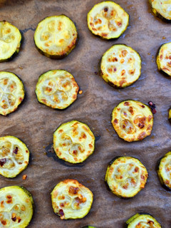 Zucchini-Ofenchips Rezepthauptbild