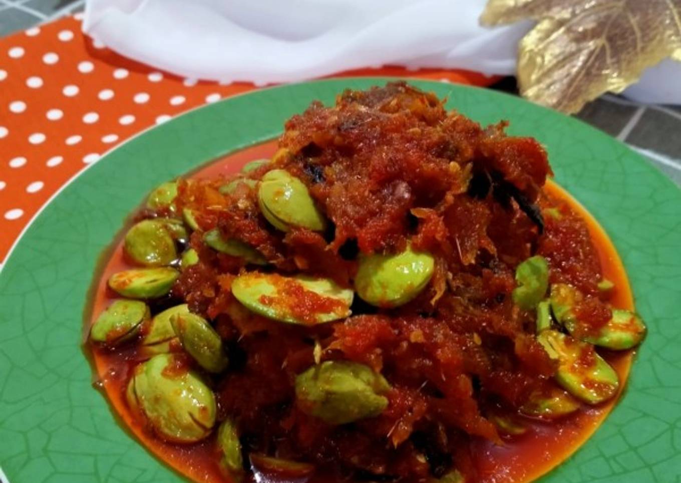 Ikan Asap Lais (Salai) Petai Balado