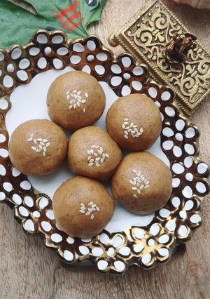 A picture of Quick Besan Ladoo.