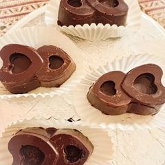 A picture of Chocolate cakesicles.