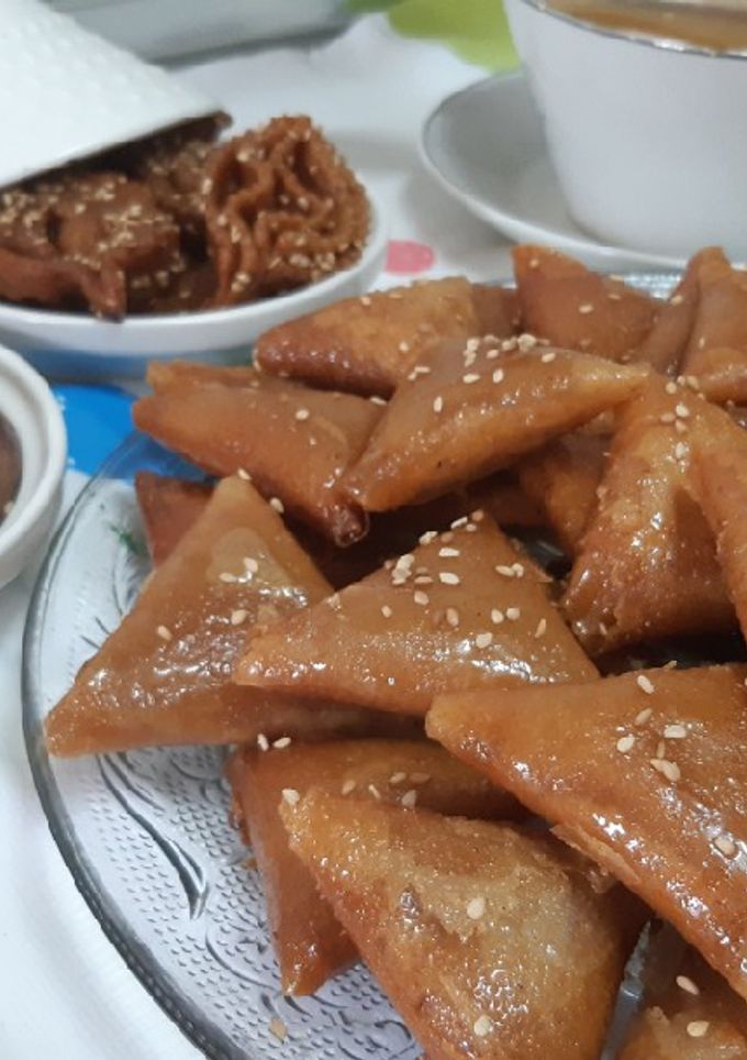Una foto de Briwat de cacahuetes dulces para Ramadán