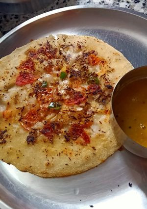 A picture of Instant Rava uttapam (Suji uttapam).