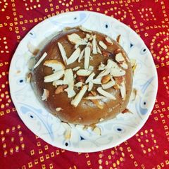 A picture of Karah Prasad Atte ka Halwa.