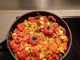 Chorizo und Hühnchen in Safranreis