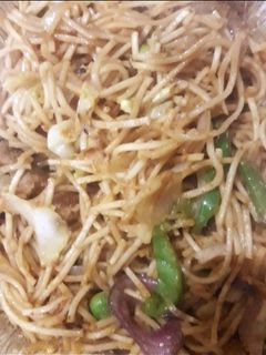 हक्का नूडल्स (hakka noodles recipe in Hindi) रेसिपी मुख्य फोटो