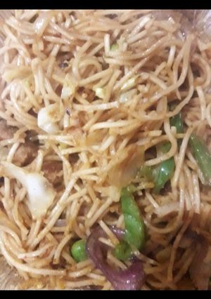 हक्का नूडल्स (hakka noodles recipe in Hindi) रेसिपी मुख्य फोटो