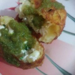 A picture of Paneer Stuffed aloo tikki.