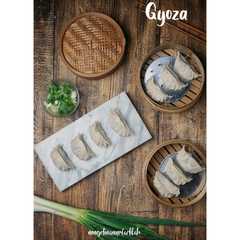 A picture of Gyoza.