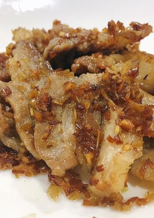 Hình của món Ba rọi xào sả ớt thần tốc.