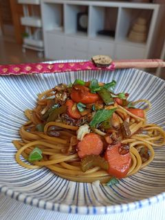 Una foto de Pasta con salteado de verduras al wok