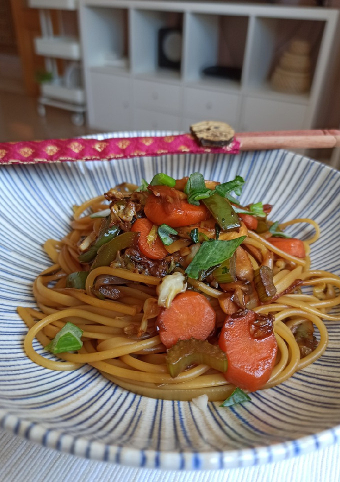 Una foto de Pasta con salteado de verduras al wok