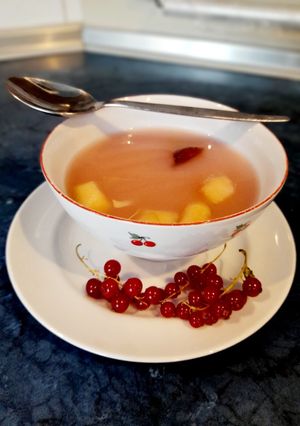 Gyümölcsleves recept fotója