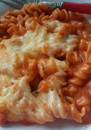 A picture of Vickys Creamy Chicken & Tomato Pasta Bake GF DF EF SF NF.