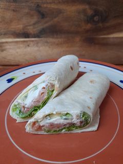 Foto de Wrap de Salmão Fumado e Abacate