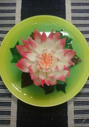 Hình của món Hoa sen từ củ hành tây.