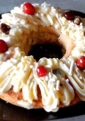 Una foto de Rosca rellena de crema Pastelera
