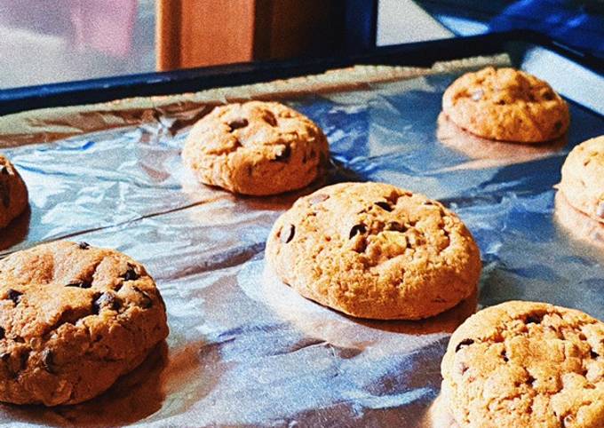 Oatmeal Choco Chip Cookies (No Mixer, Crispy Outside, Gooey Inside)