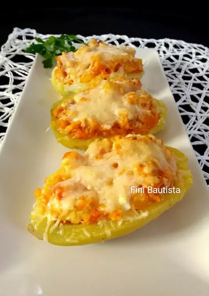 Una foto de Patatas rellenas de atún y huevo