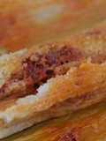 Tamales de guajillo con queso