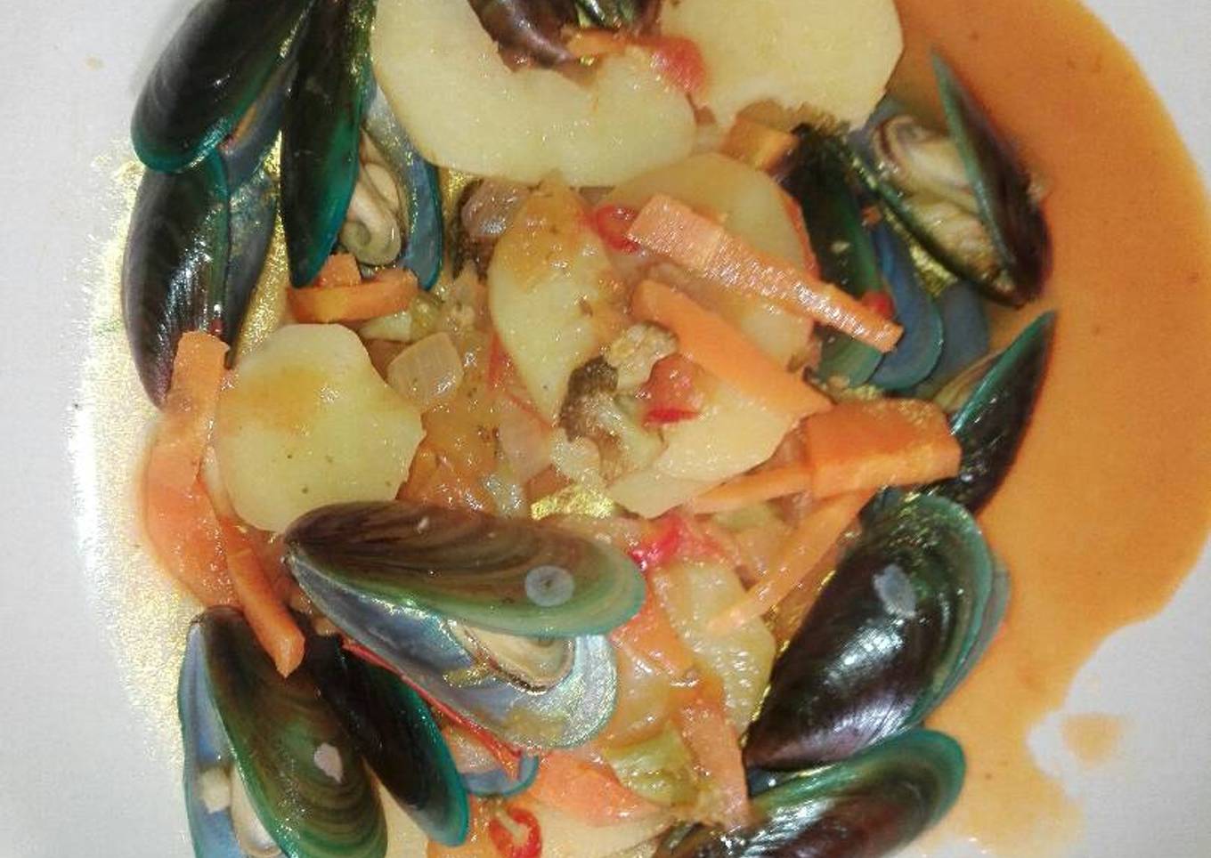 Mussels in potato stew