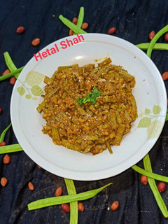ग्वार फली सब्जी(Guwaar Phali sabzi recipe in hindi) रेसिपी मुख्य फोटो