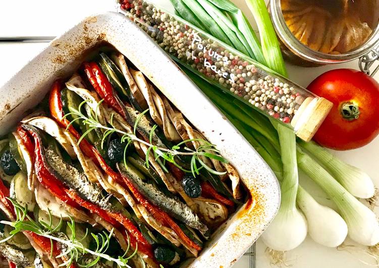 Comment Faire Des Tian aux anchois, olives et romarin