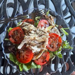 A picture of Caprese Chicken Salad.