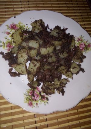 Una foto de Morcillas con papas
