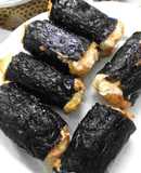 Ức gà cuộn rong biển