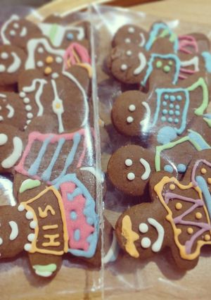A picture of Gingerbread Man with Royal Icing.