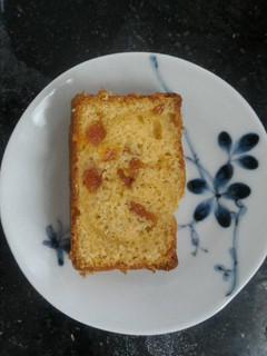 A picture of Apricot pound cake.