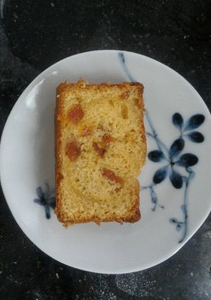 A picture of Apricot pound cake.
