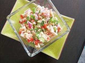Una foto de Ceviche de salmón desmenuzado