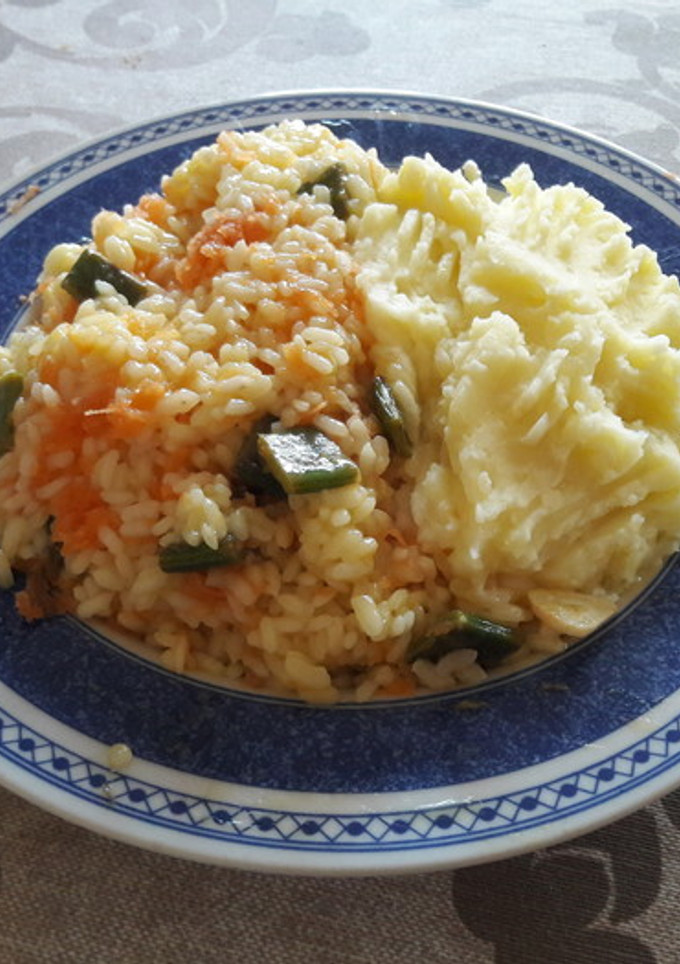Una foto de Arroz a la naranja vegano
