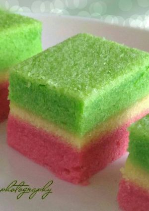 Foto resep Cake kukus pandan strowberry enak 😊